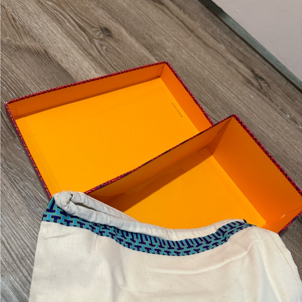 EUC Tory Burch Black Sandals with Box and Dust Bag - Picture 7 of 8